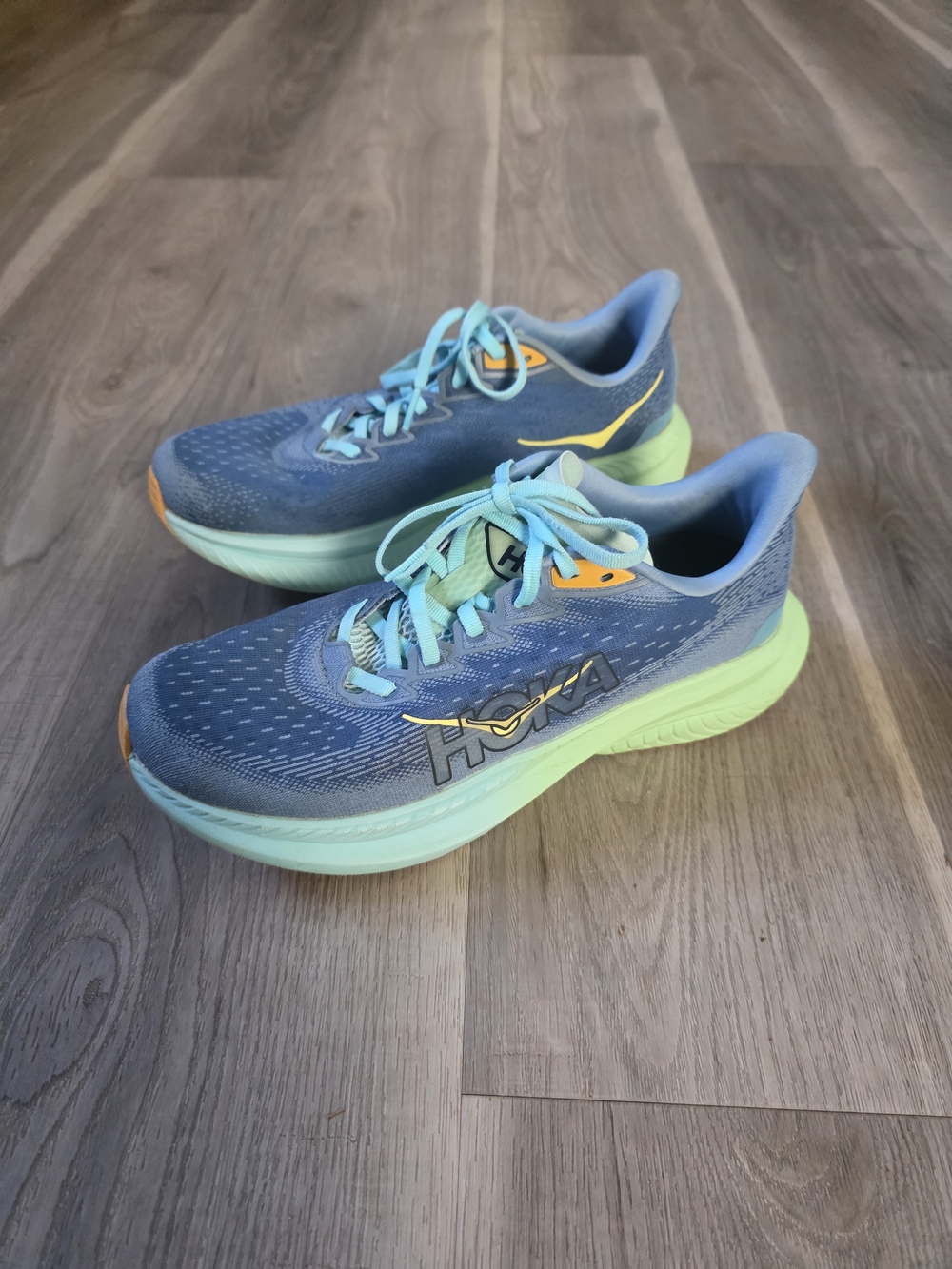 Hoka Men's Mach 6 Running Shoes Dusk/Shadow Size 8D.
